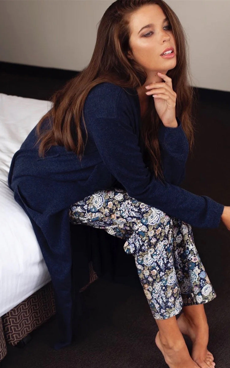 Love & Lustre 100% Cashmere Robe with Long Sleeve in Navy LL324