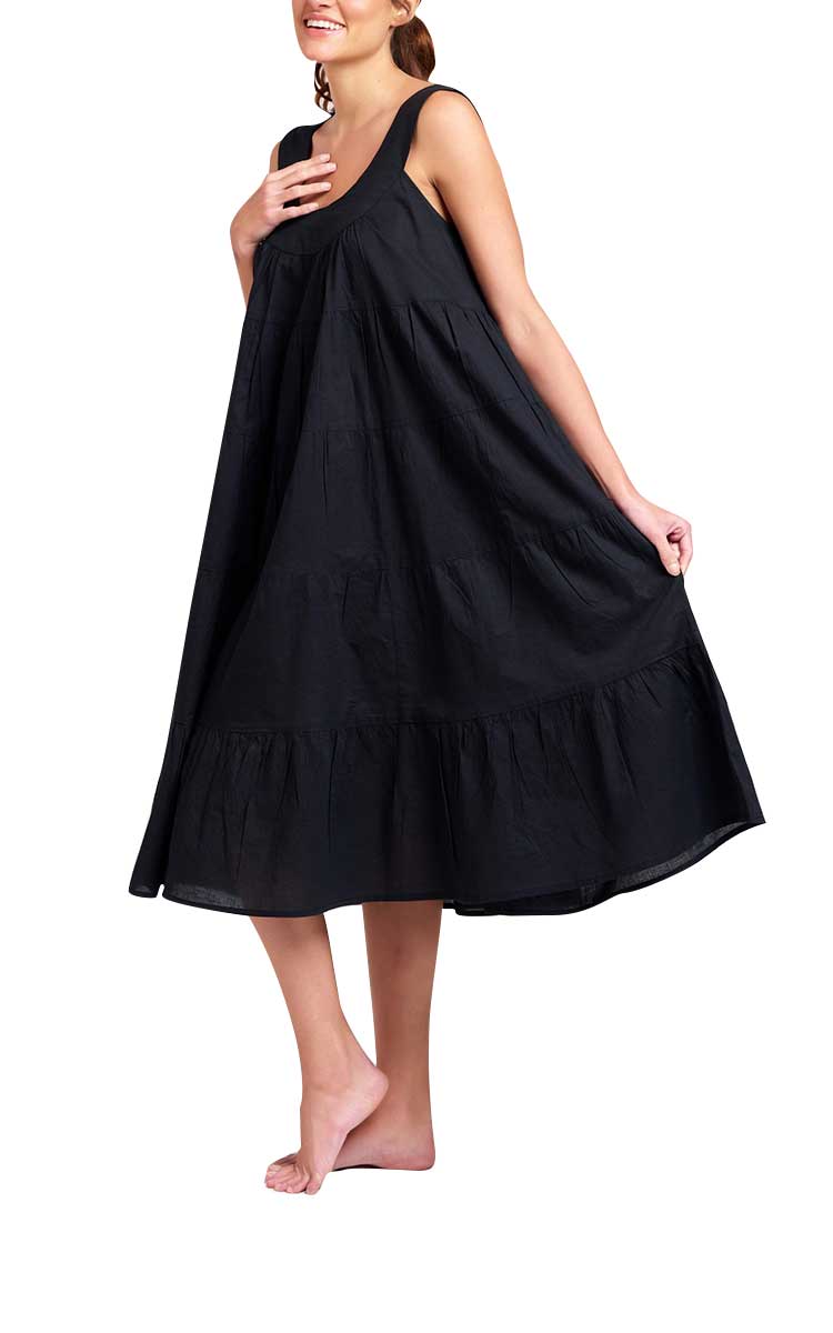 woman wearing Arabella cotton black sundress