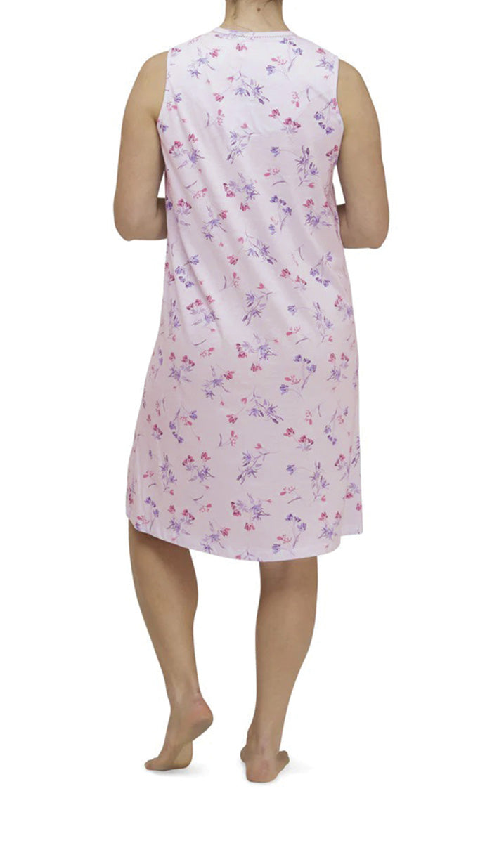 woman wearing schrank summer nightie in pink floral