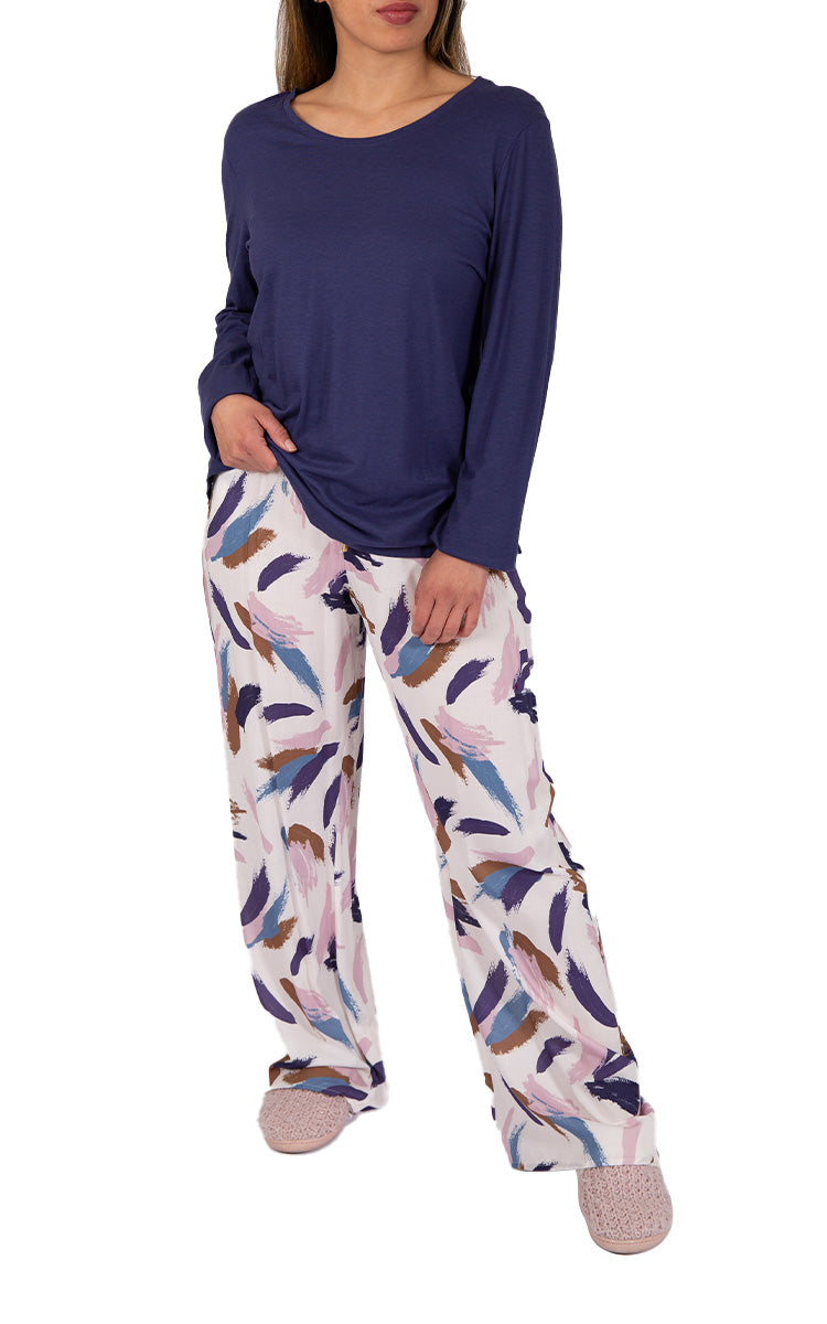 lady wearing Hanro Modal pyjama in purple Australia