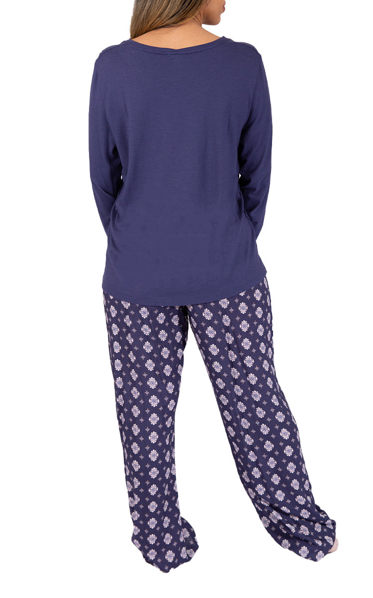 lady wearing Hanro Modal pyjama in purple Australia