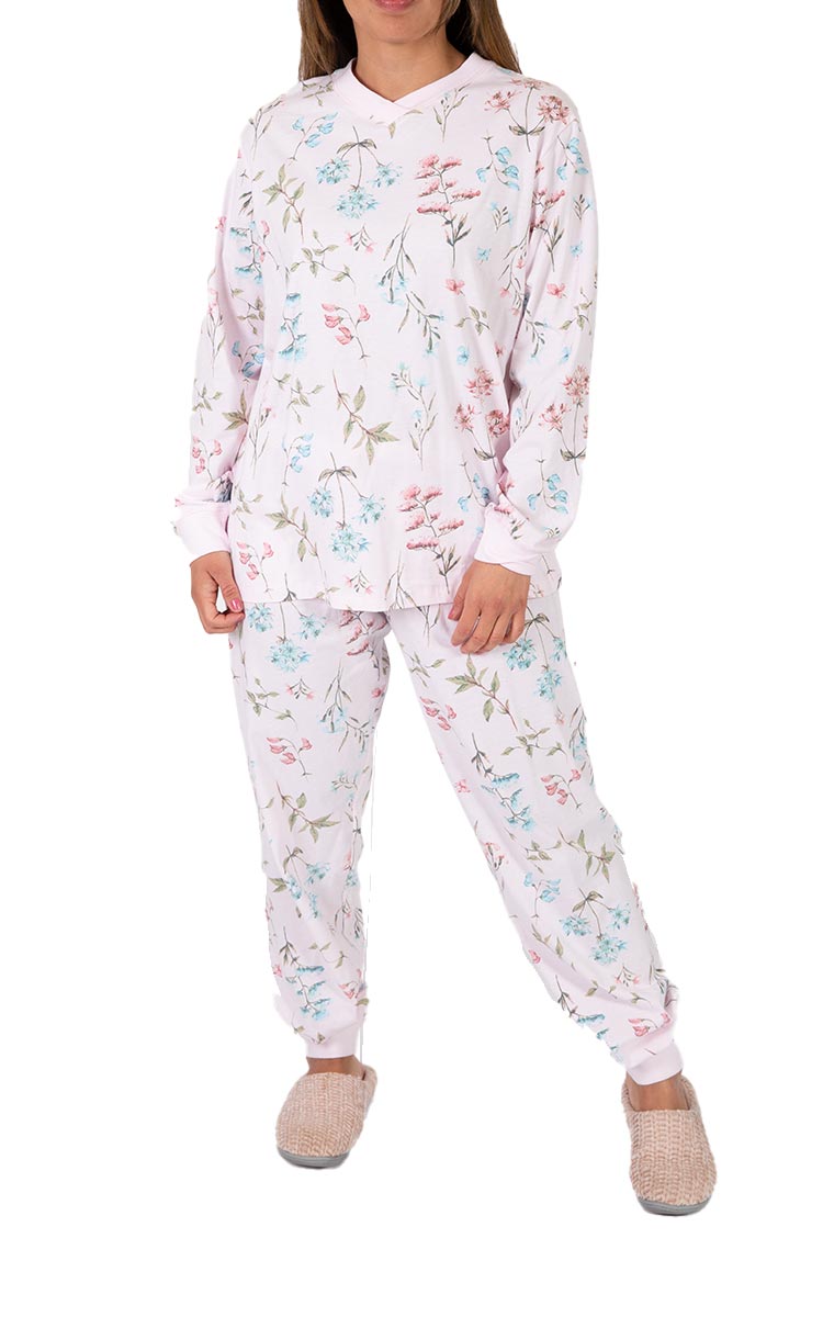 Woman wearing Schrank Pyjama for winter in cotton
