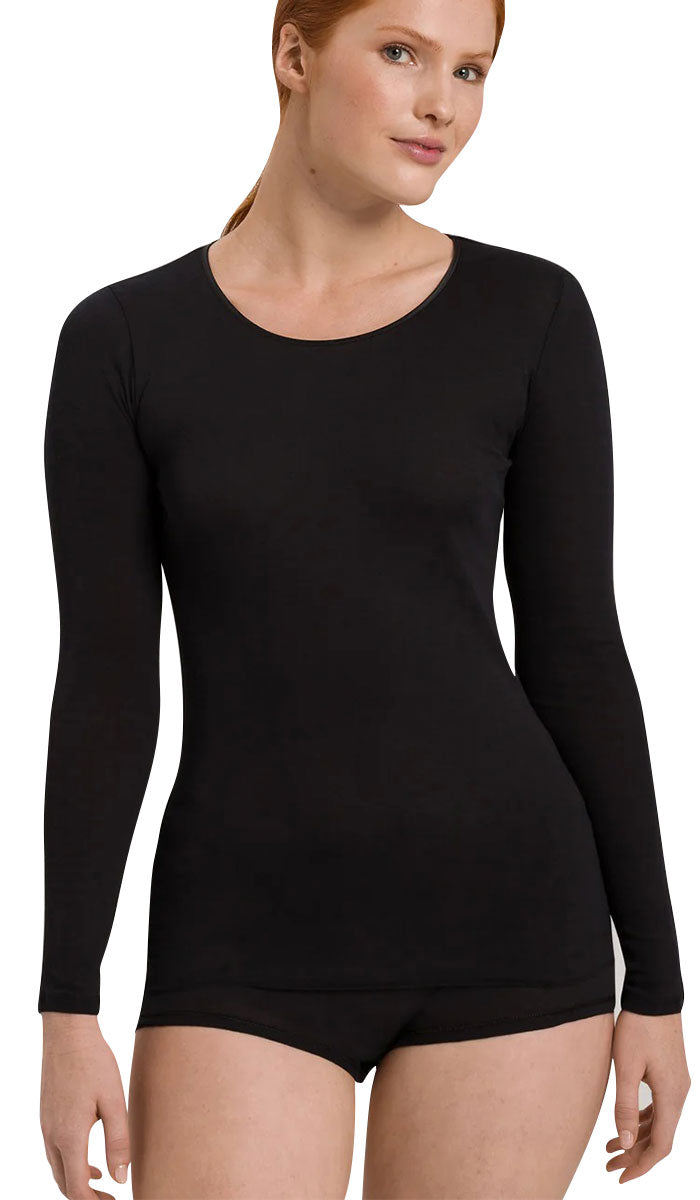 woman wearing Hanro Cotton Long Sleeve shirt in Black