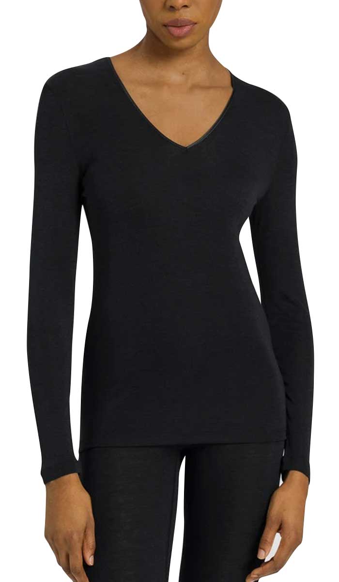 woman wearing hanro long sleeve shirt in Black