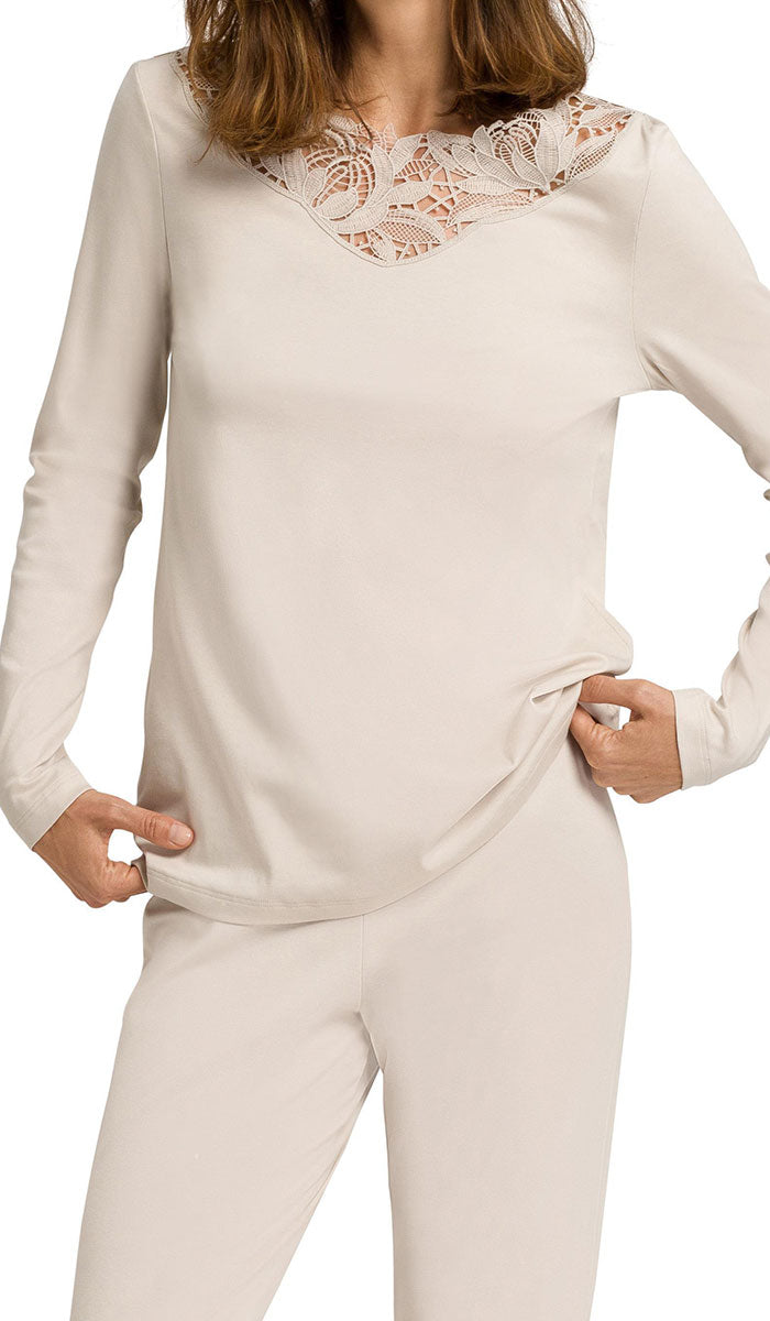 woman wearing hanro pyjama in creme